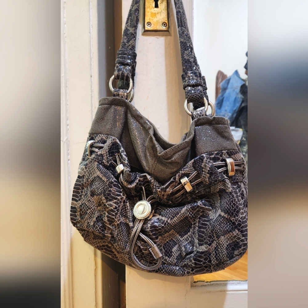 Women's handbag